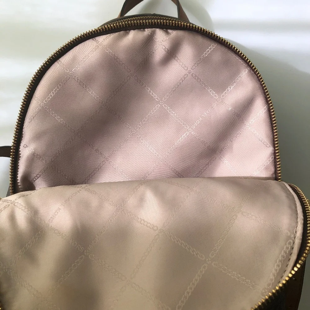 Michael Kors Large Backpack EUC - Picture 11 of 12